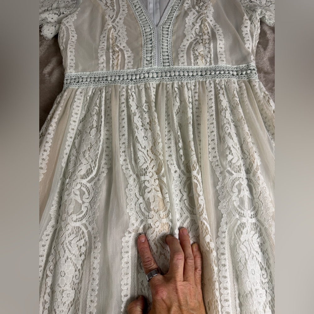 Aakaa Lace Maxi Dress Medium Fill Your Heart White Cream Blue Underlay Formal - Picture 11 of 16
